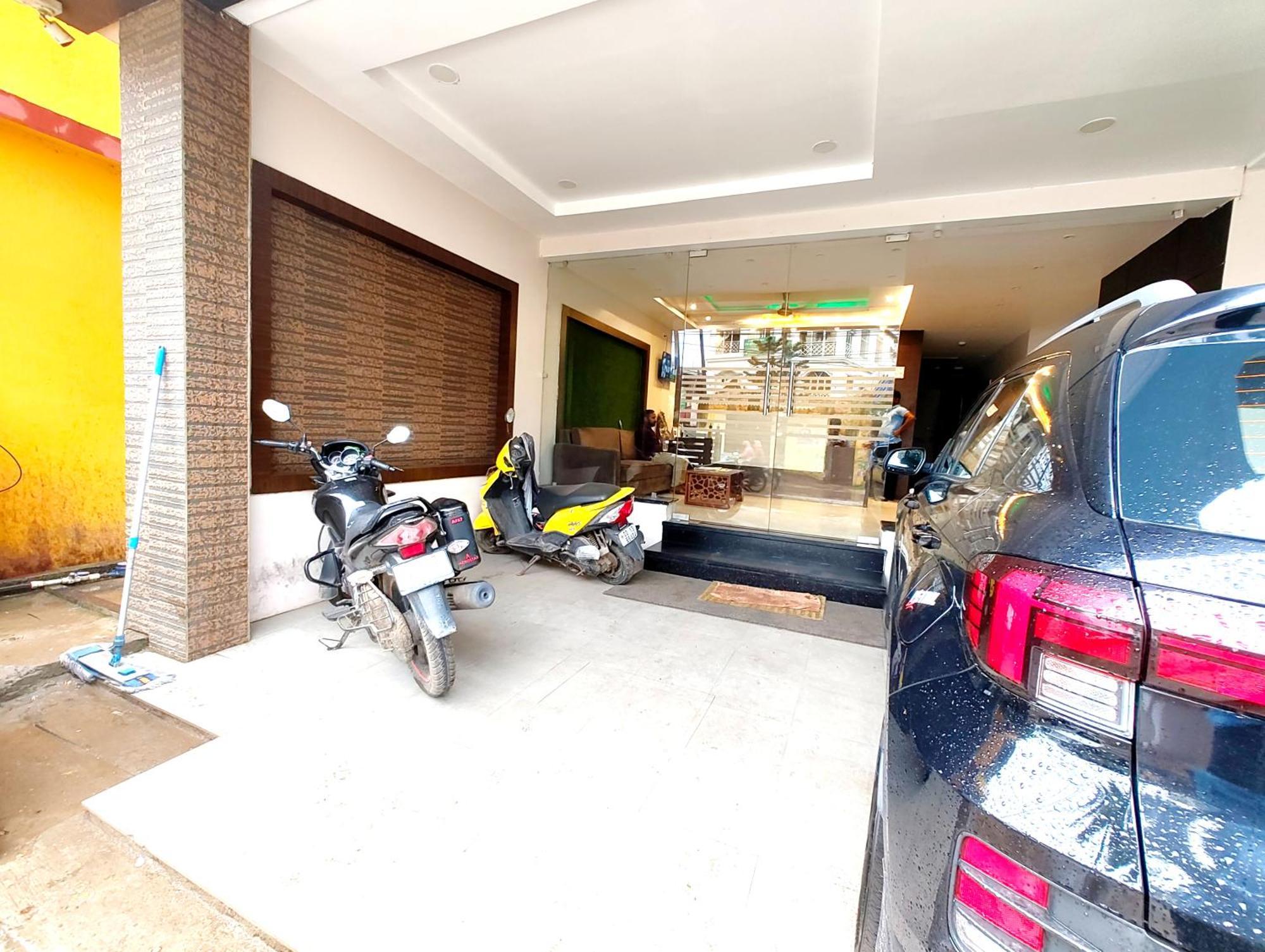 Goroomgo Hotel Home Town Puri Near Golden Beach And Temple গোরুমগো হোটেল হোম টাউন পুরী গোল্ডেন বিচ এবং মন্দিরের কাছে गोल्डन बीच के पास होटल होम टाउन - Fully-Air-Conditioned-With-Lift-Wifi-Home Style-Food Menu-And Parking Facilities - Book Now Eksteriør bilde