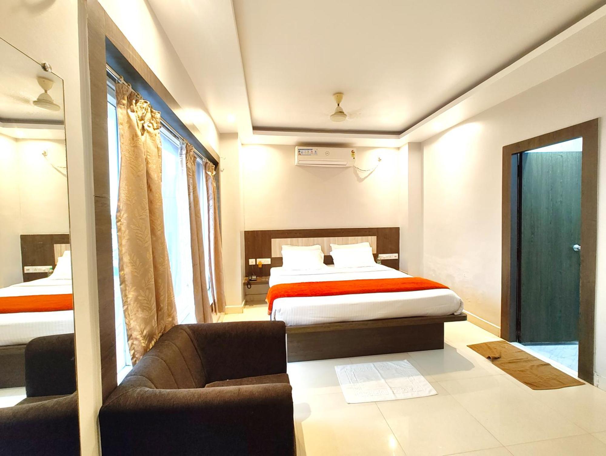 Goroomgo Hotel Home Town Puri Near Golden Beach And Temple গোরুমগো হোটেল হোম টাউন পুরী গোল্ডেন বিচ এবং মন্দিরের কাছে गोल्डन बीच के पास होटल होम टाउन - Fully-Air-Conditioned-With-Lift-Wifi-Home Style-Food Menu-And Parking Facilities - Book Now Eksteriør bilde