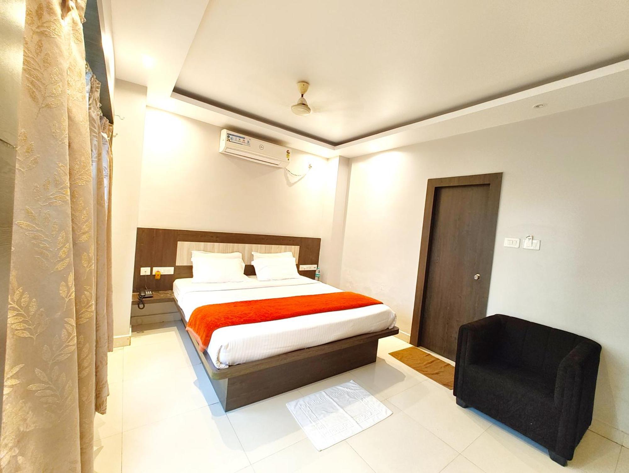 Goroomgo Hotel Home Town Puri Near Golden Beach And Temple গোরুমগো হোটেল হোম টাউন পুরী গোল্ডেন বিচ এবং মন্দিরের কাছে गोल्डन बीच के पास होटल होम टाउन - Fully-Air-Conditioned-With-Lift-Wifi-Home Style-Food Menu-And Parking Facilities - Book Now Eksteriør bilde