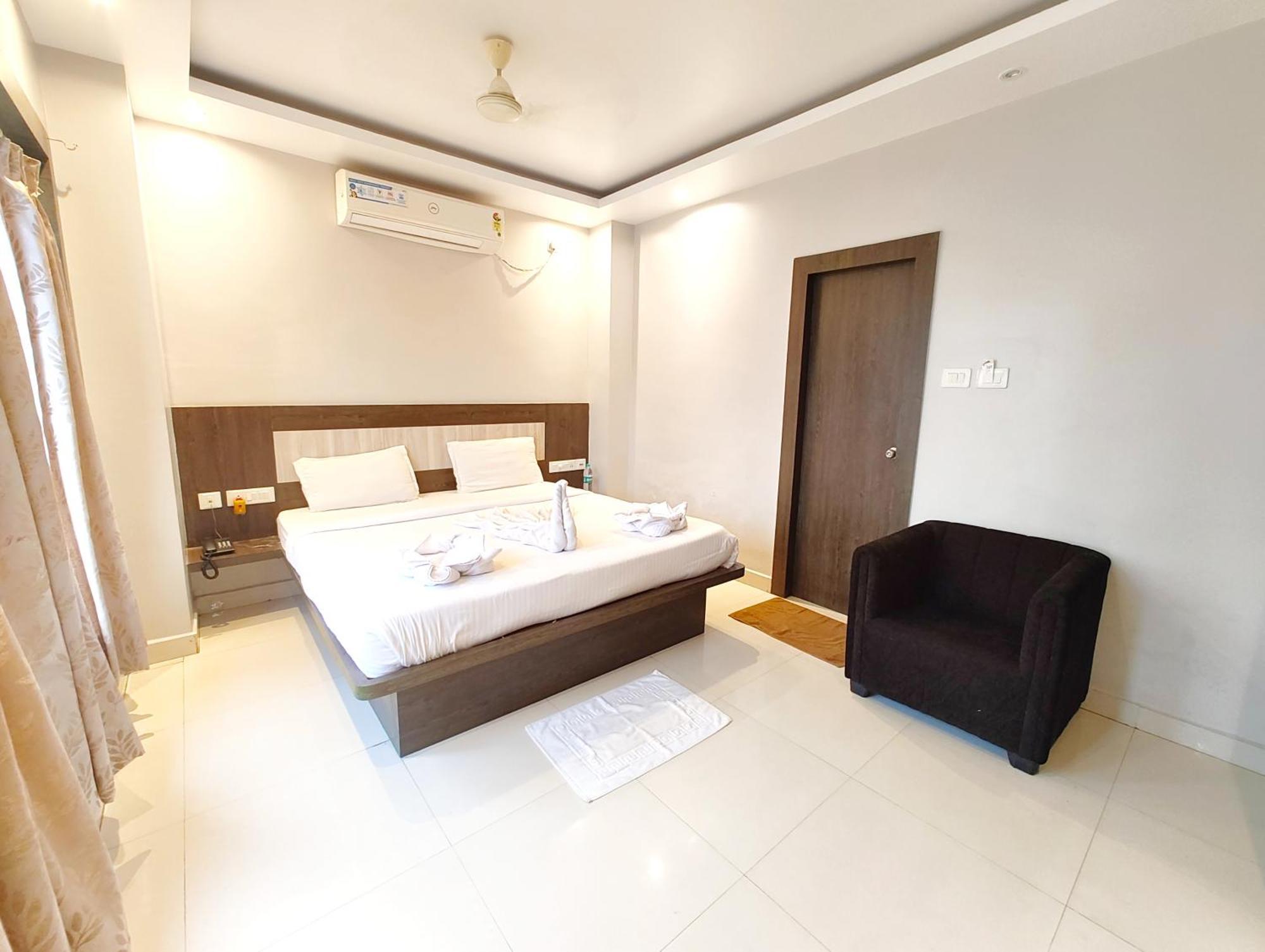 Goroomgo Hotel Home Town Puri Near Golden Beach And Temple গোরুমগো হোটেল হোম টাউন পুরী গোল্ডেন বিচ এবং মন্দিরের কাছে गोल्डन बीच के पास होटल होम टाउन - Fully-Air-Conditioned-With-Lift-Wifi-Home Style-Food Menu-And Parking Facilities - Book Now Eksteriør bilde